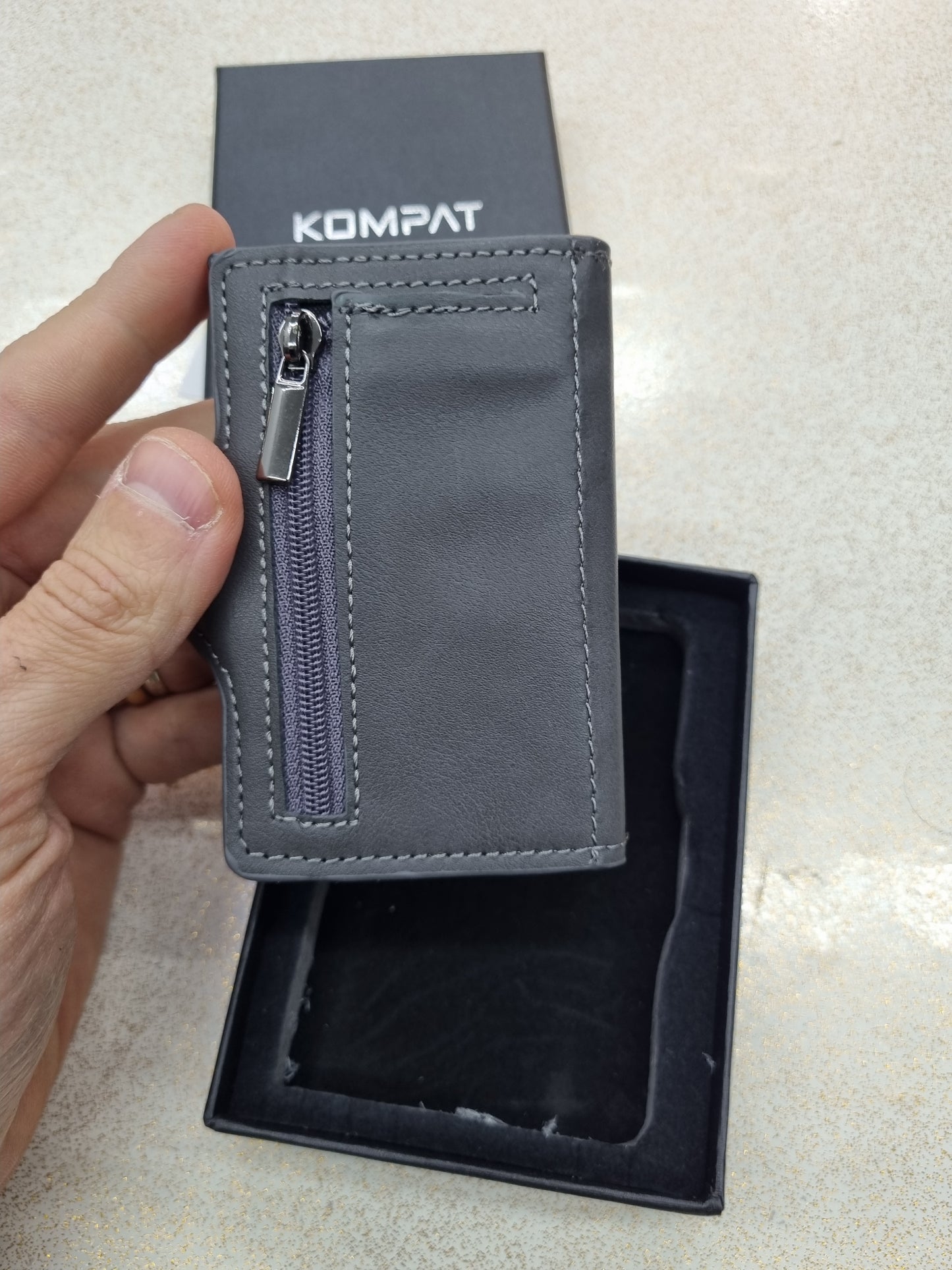 Portacarte kompat
