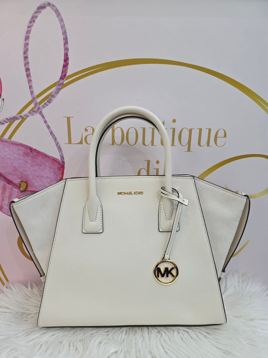 Avril MichaelKors big