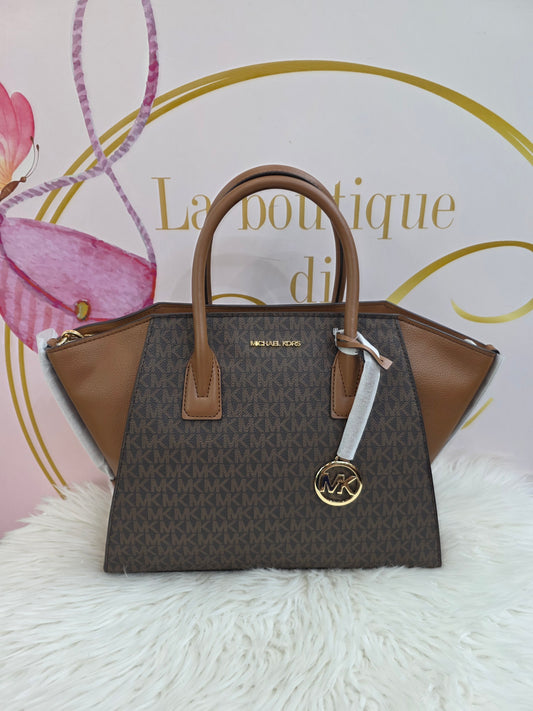 Avril big MichaelKors