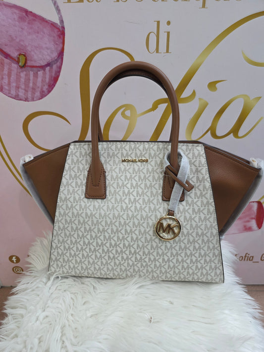 Avril big MichaelKors