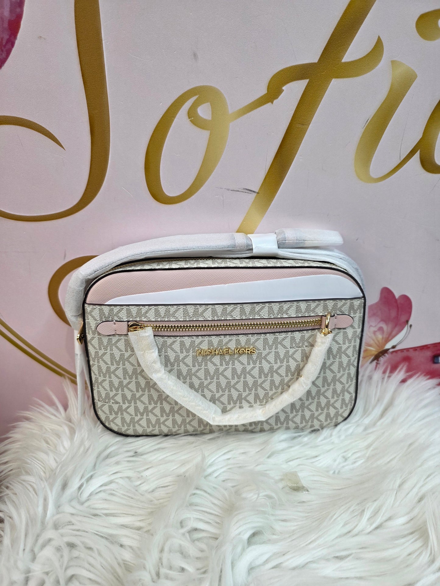 MichaelKors item