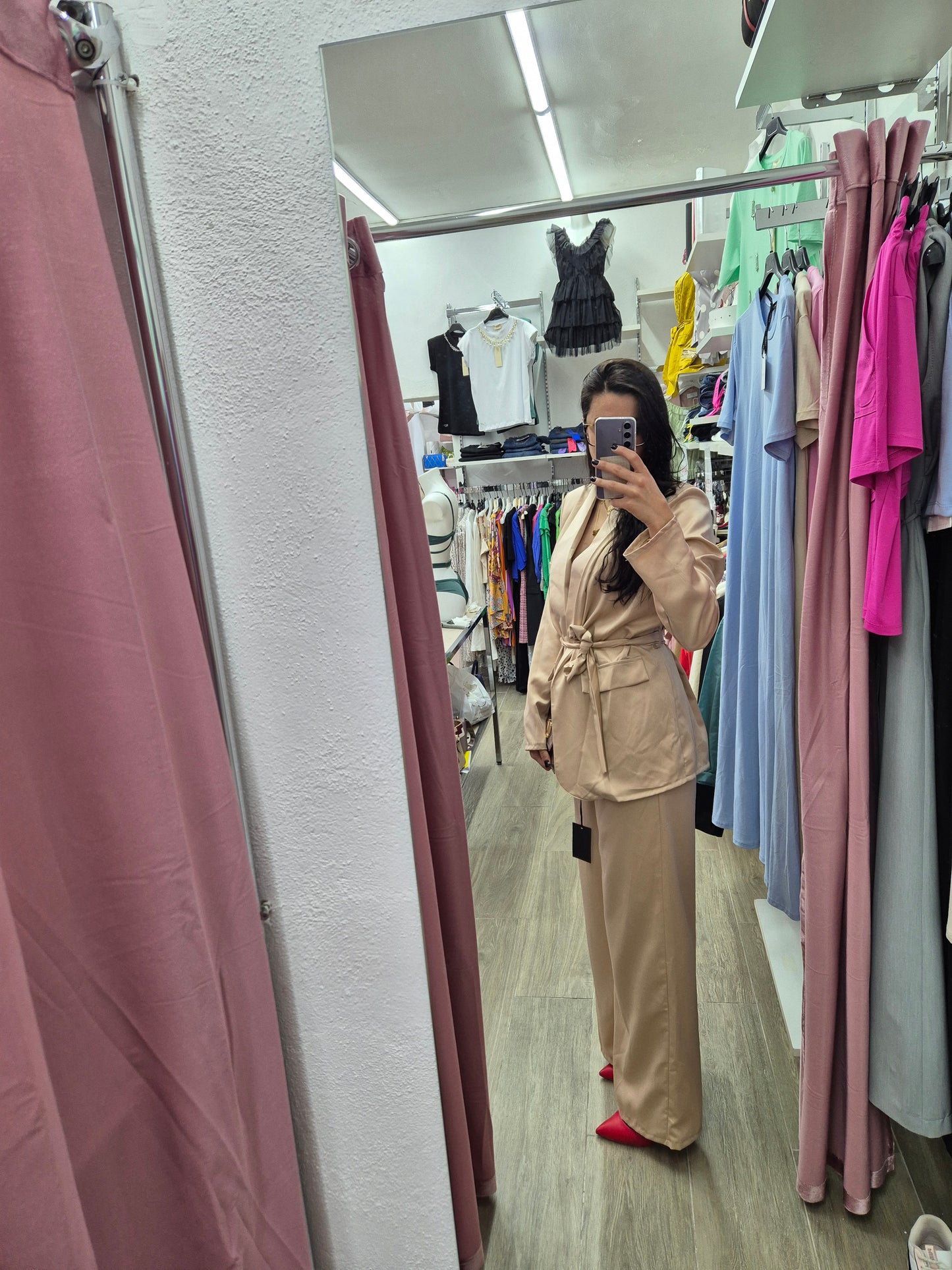 Tailleur in raso champagne