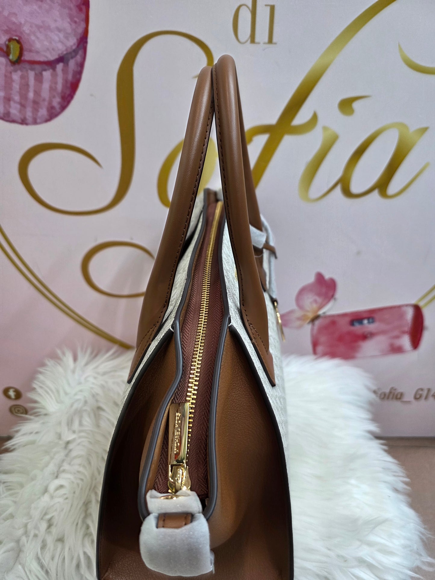 Avril big MichaelKors