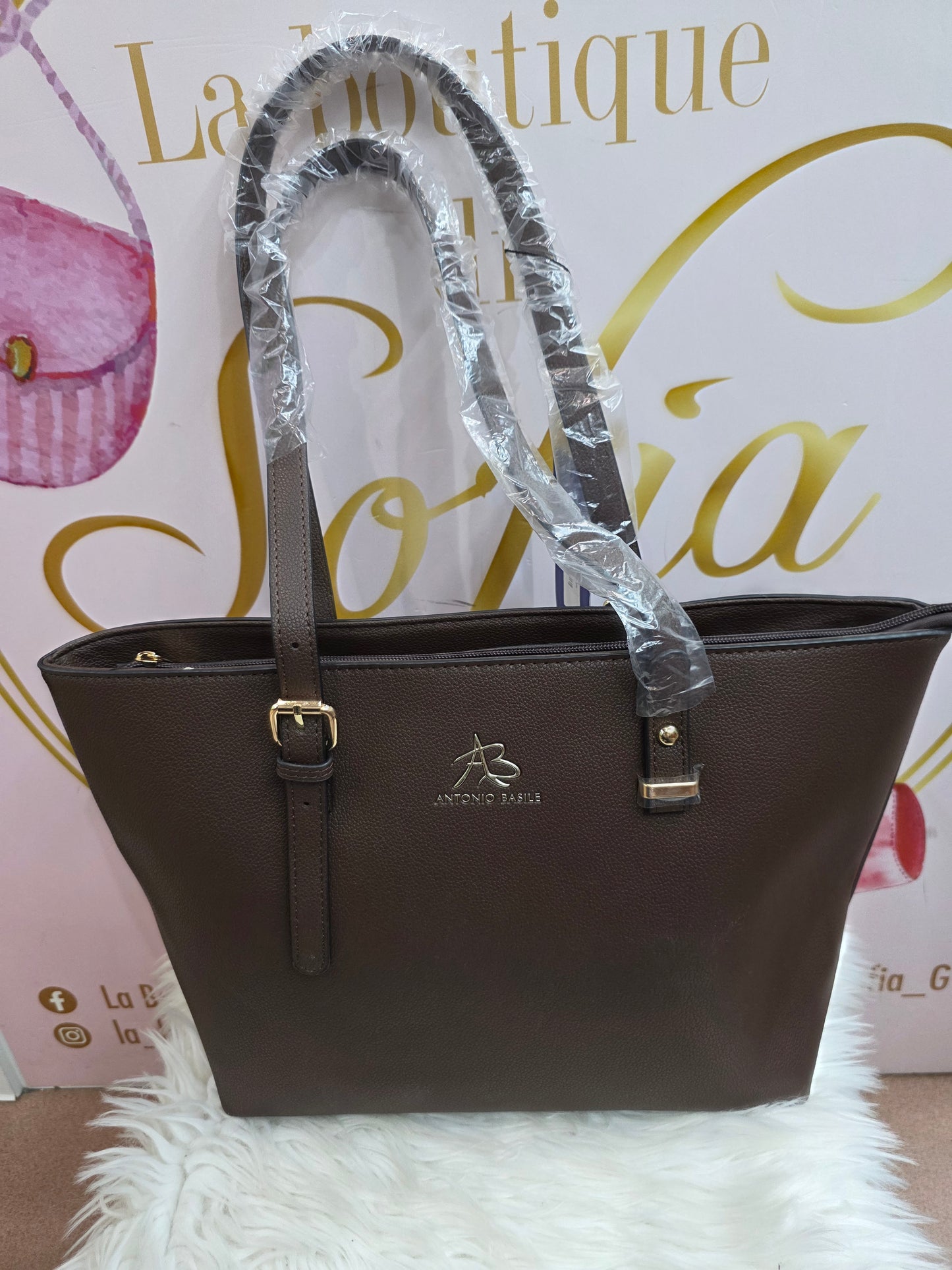 Shopper Antonio Basile