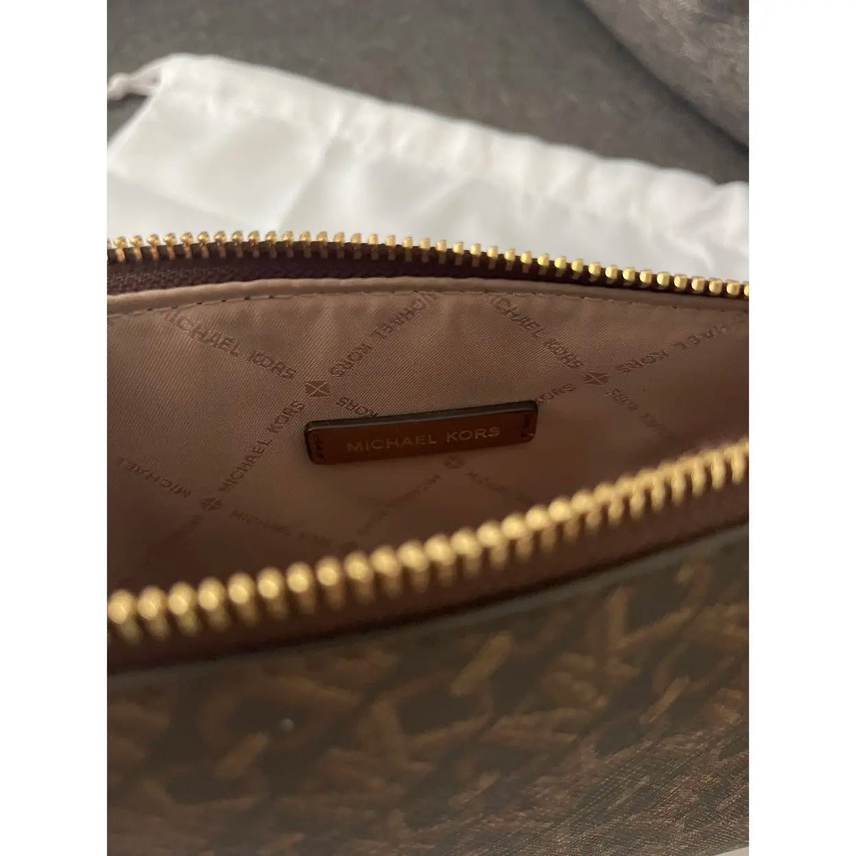 MK Empire Pouchette MD chain