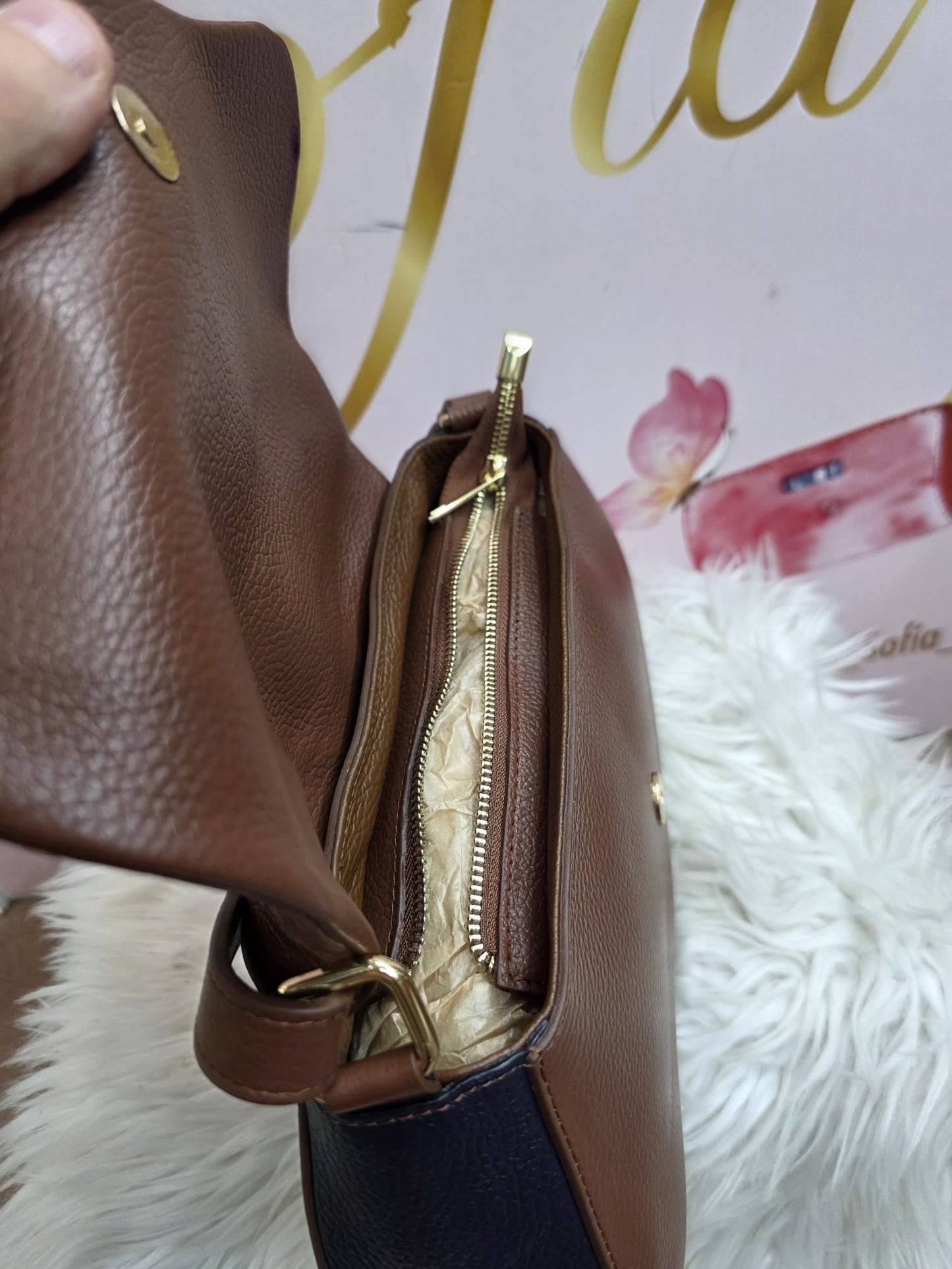 Tracolla rigida VERA pelle