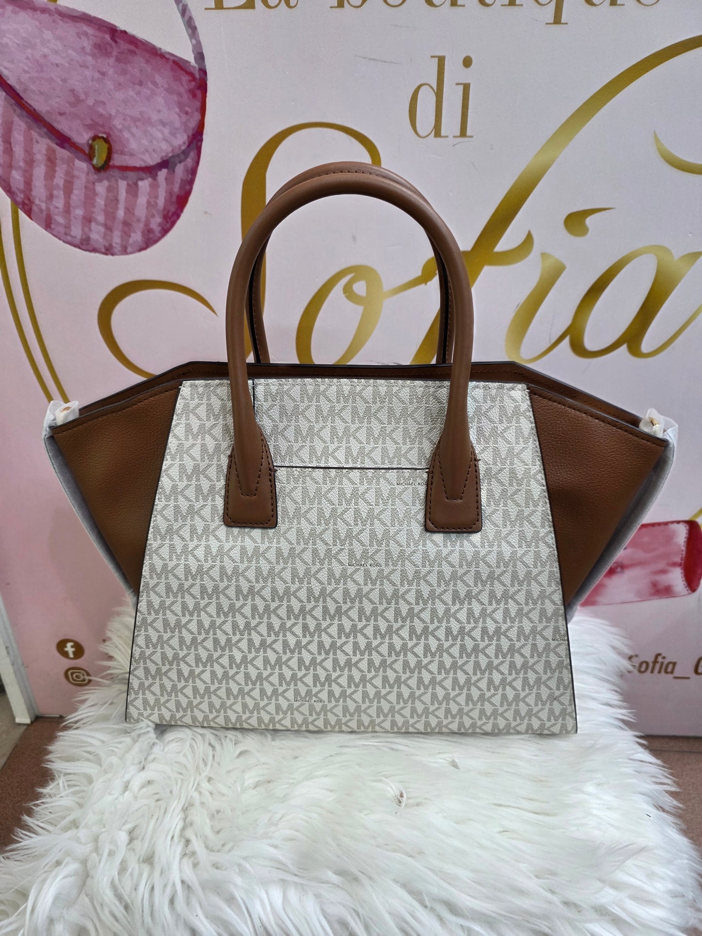 Avril big MichaelKors