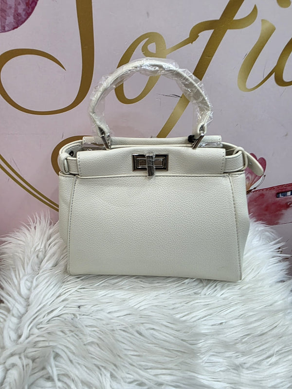 Vivienne D , bauletto panna