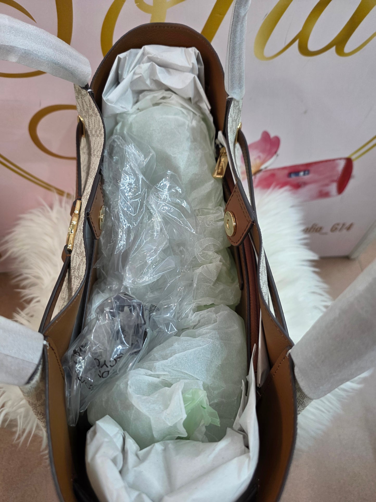 Shopper Reed MichaelKors